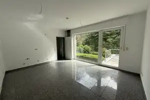 Schöne und zentrale 2-Zimmer-Wohnung mit Blick ins Grüne