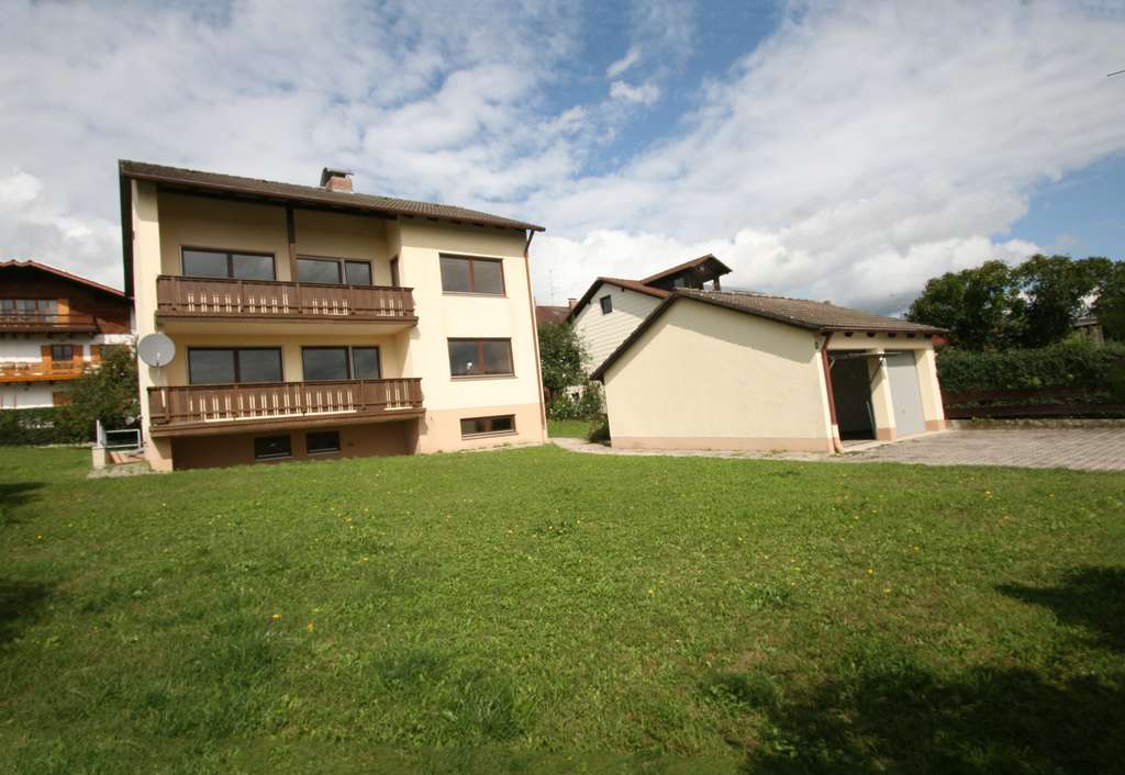 Immobilie in Marklkofen - Freistehendes  Einfamilienhaus im gemütlichen Landhausstil - Bild 0