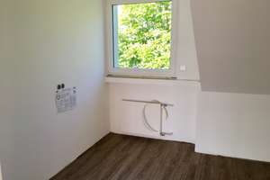 Wohnen mit Charakter: 3-Zimmer-Dachgeschosswohnung in Essen-Haarzopf – Hatzper Straße 205, 45149 Haarzopf, Essen – Vorschaubild 6