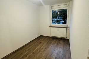 Sanierte, großzügig geschnittene 4 Zimmer Wohnung mit Balkon – Meerkamp 31, 45327 Essen – Vorschaubild 2