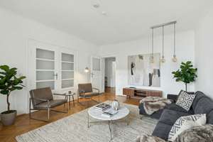 Altbaujuwel in Schwabing mit Südwestbalkon und Blick in den ruhigen Innenhof, befristet auf 5 Jahre – Die vollständige Adresse der Immobilie erhältst du vom Anbieter., 80803 Am Luitpoldpark, München – Vorschaubild 1