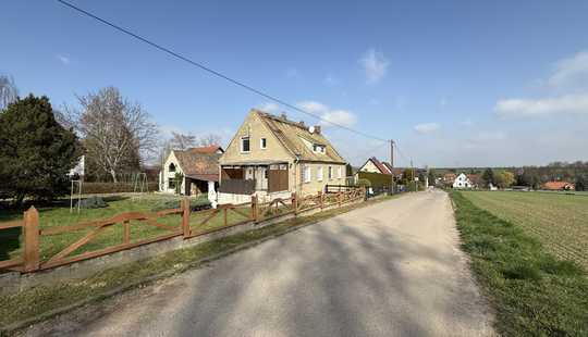 Bild von Doppelhaushälfte in ruhiger Anliegerstrasse in Greifenhain zu verkaufen.