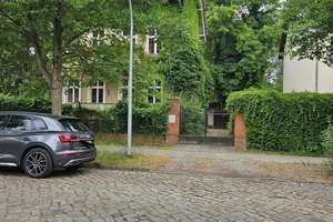 Großzügiges ZFH mit schönem Garten in guter Lage