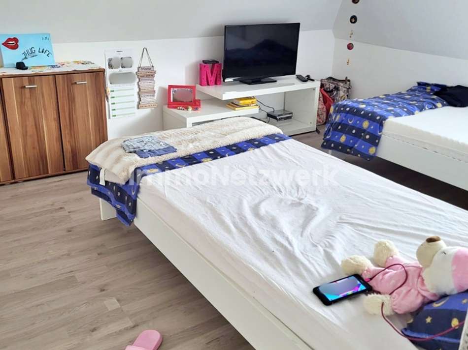 Schlafzimmer DG