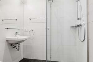 Helles und zentrales Studentenapartment in Hochschulnähe, provisionsfrei von privat – Oberbürgermeister-Hohner-Straße 3, 86153 Am Schäfflerbach, Augsburg – Vorschaubild 2