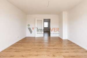 Erstbezug nach Modernisierung: 4-Zimmer-Wohnung mit Loggia in Bremen Huchting – Die vollständige Adresse der Immobilie erhältst du vom Anbieter., 28259 Kirchhuchting, Bremen – Vorschaubild 2