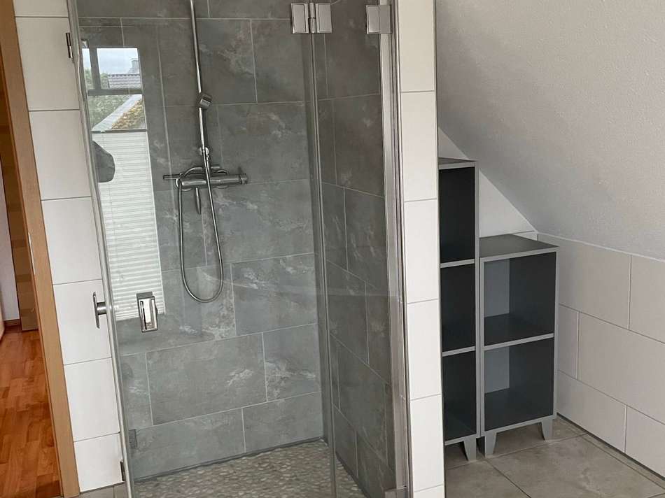 Badezimmer / ebenerdige Dusche