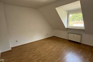 TOP 2,5-Zimmer-Dachgeschosswohnung in Duisburg Untermeiderich