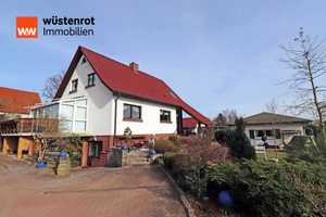 EINFAMILIENHAUS MIT FERIENWOHNUNG UND ZWEI FERIENHÄUSER MIT TOPAUSSTATTUNGEN AUF GROSSEM GRUNDSÜCK – Ostvorpommern (Kreis) – Vorschaubild 6