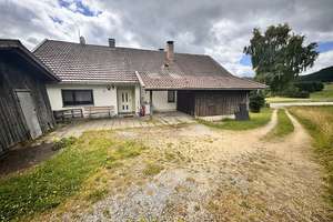 Geräumiges Wohnhaus auf großem Grundstück – Die vollständige Adresse der Immobilie erhältst du vom Anbieter., 94239 Zachenberg – Vorschaubild 6