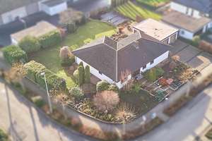 ++ Lichtdurchflutetes Architektenhaus mit Terrasse, Garten und 2 Garagen in beliebter Wohnlage ! ++ – Die vollständige Adresse der Immobilie erhältst du vom Anbieter., 76877 Offenbach an der Queich – Vorschaubild 1