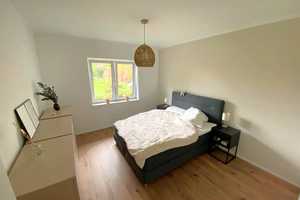 Zentrum! Junger Bungalow, KfW 55 Energie mit Garage, Kaminofen, EBK. Pflegeleichtes Grundstück… – Leer (Kreis) – Vorschaubild 18
