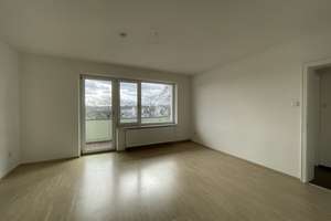 Attraktive 3-ZKB mit Einbauküche und Balkon in Augsburg-Lechhausen – Wallnerstraße 5, 86167 Lechhausen-West, Augsburg – Vorschaubild 2