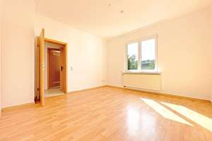 Zentral in S-Feuerbach: 3-Zi.-Altbauwohnung mit Stellplatz & Einbauküche – ideal auch als WG – Die vollständige Adresse der Immobilie erhältst du vom Anbieter., 70469 Feuerbach-Mitte, Stuttgart – Vorschaubild 3