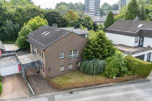 Großzügiges Familienhaus mit 9 Zimmern und Mehrgenerationenpotenzial in ruhiger Sackgassenlage – Die vollständige Adresse der Immobilie erhältst du vom Anbieter., 42579 Heiligenhaus – Vorschaubild 2