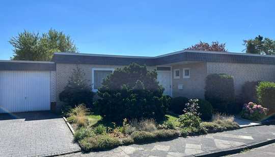 Bild von Charmanter Bungalow in ruhiger Wohnlage mit 5 Zimmern, liebevollem Garten, Garage und Keller