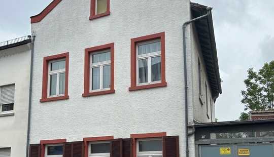 Bild von Stadthaus in Frankfurt-Fechenheim mit 2 Wohnungen zum Verkauf angeboten
