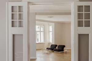 Großzügige Altbauwohnung mit Aufzug und Balkon nahe dem Lietzensee – Suarezstraße 12, 14057 Charlottenburg, Berlin – Vorschaubild 9