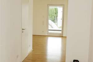 Bodentiefe Fenster - sehr helle, repräsentative 2 Zimmer Wohnung mit Einbauküche und Loggia – An der Lingenmühle 6, 41061 Gladbach, Mönchengladbach – Vorschaubild 22