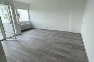Kernsanierte 1-Zimmer Wohnung in Haselhorst (Spandau) mit geh. Innenausstattung mit Einbauküche