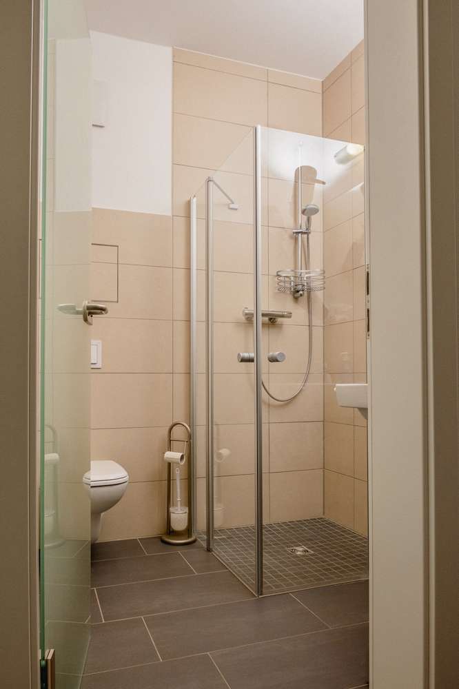 Immobilie in Groß Mohrdorf - 2-Zimmer "Schloss Wohnung" – Kapitalanlage mit emotionaler Rendite im Schloss Hohendorf - Bild 0