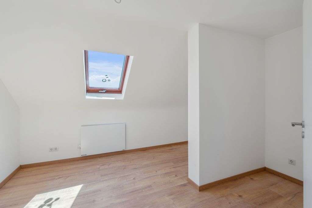 Immobilie in Lauf an der Pegnitz - Modernisierte Dachgeschosswohnung in Lauf/Simonshofen – stilvoll, effizient, rentabel - Bild 3