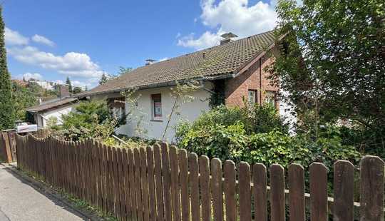 Bild von Traumhaftes Wohnen mit unverbaubarem Blick: Freistehendes Einfamilienhaus mit Swimmingpool u. Garten