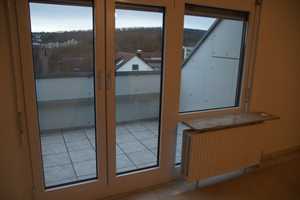 Helle 2-Zimmer DG-Wohnung in Aussichtslage - mit EBK und Balkon – Harzstraße 32, 70469 Stuttgart – Vorschaubild 12