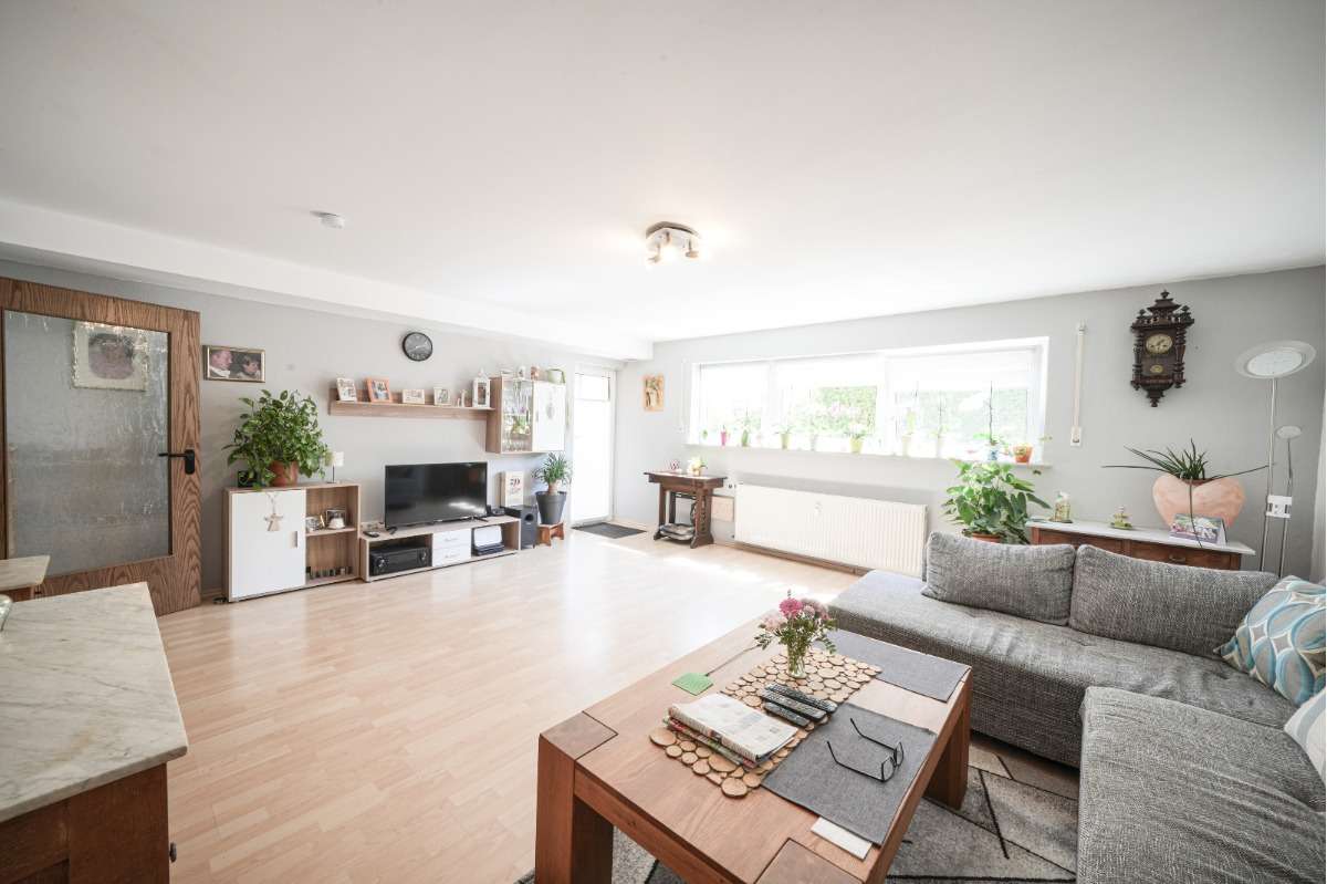 Immobilie in Poppenhausen - Sehr gepflegtes, freistehendes Mehrfamilien- / Generationenhaus, zur Eigennutzung und Kapitalanlage - Bild 7