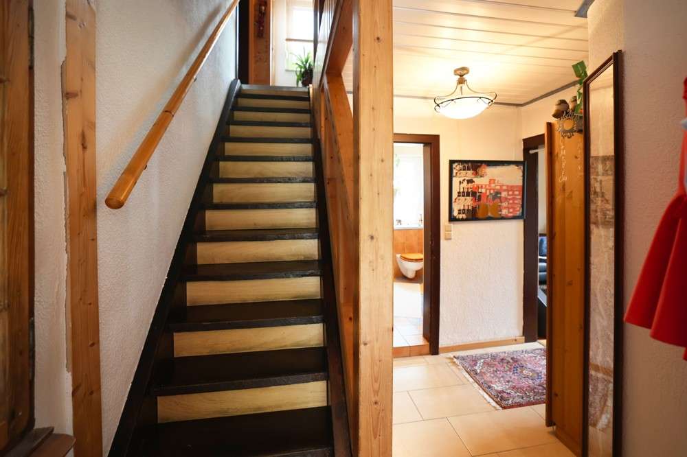 Immobilie in Lingerhahn - Gepflegtes Landhaus mit Nebengebäuden, Garten, Hof und Waldgrundstück in ruhiger Lage in Thörlingen - Bild 3