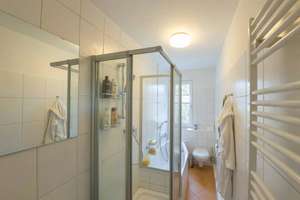 den Sommer auf dem Balkon genießen - dazu Bad mit Wanne, Dusche, Fenster – Heinrich-Beck-Str. 43, 9112 Kaßberg, Chemnitz – Vorschaubild 5