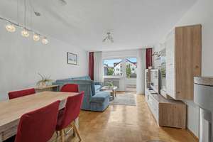 Sonnige 3-Zimmer-Wohnung mit Balkon & Carport