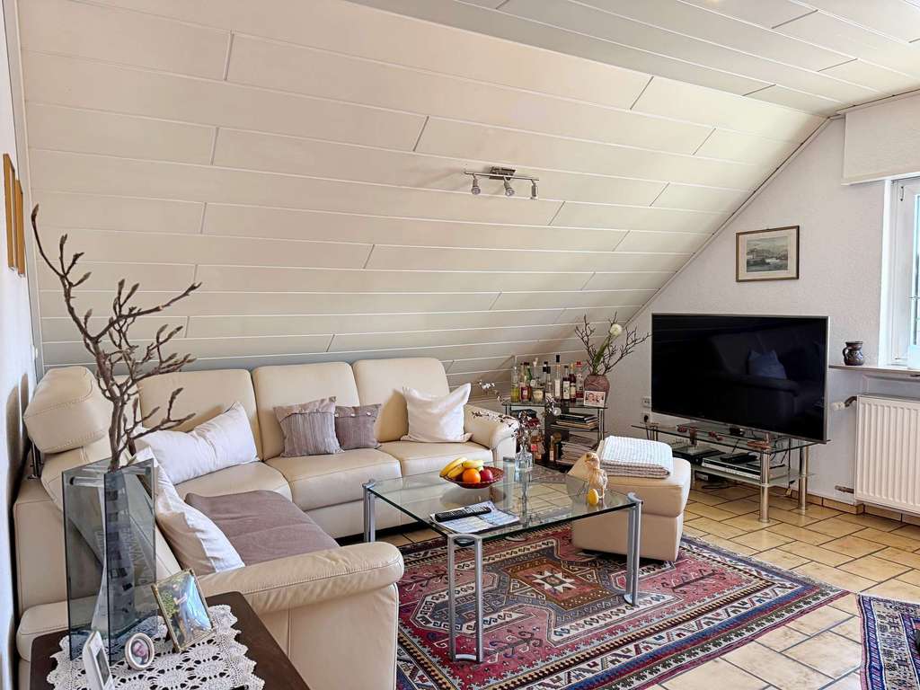 Immobilie in Mannheim - Kapitalanleger aufgepasst! DG-Wohnung + Carport in guter Lage in Käfertal - Bild 2