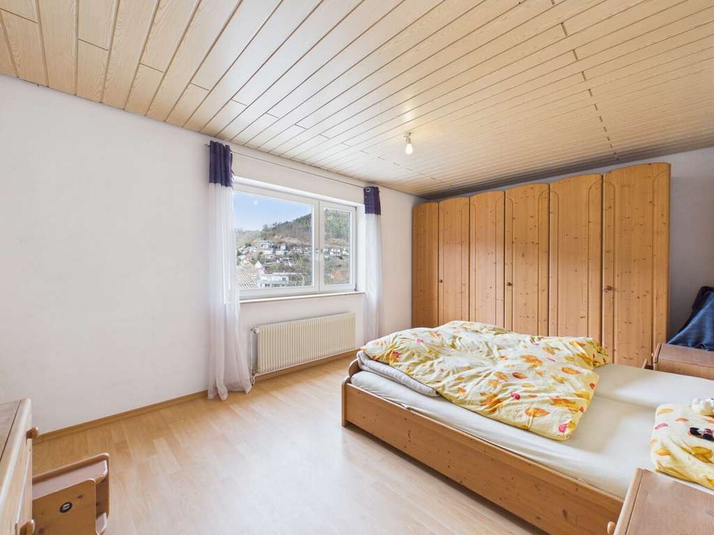 Immobilie in Oberndorf am Neckar - Lichtdurchflutete 3-Zimmer-Wohnung mit moderner Pelletheizung - Bild 1