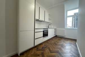 Elegante Dachgeschoss-Galeriewohnung am Nockherberg mit neuer Einbauküche – Tegernseer Landstraße 10, 81541 München – Vorschaubild 5