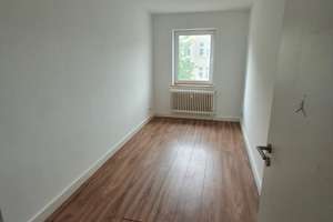 Frisch gestrichene 3 Zimmer Wohnung mit Balkon in Köln-Holweide - 1 Monat Mietfrei – Bergisch Gladbacher Str. 442, 51067 Holweide, Köln – Vorschaubild 4