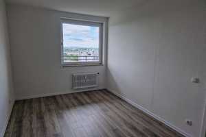 Helle 2-Zimmer-Wohnung mit Weitblick! In Porz-Finkenberg – Konrad-Adenauer-Straße 72 - 80, 51149 Köln – Vorschaubild 2
