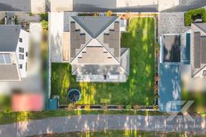 Exklusives EFH am Waldrand von Wackersdorf - stilvolles & energieeffizientes Wohnen mit KfW 55 – Die vollständige Adresse der Immobilie erhältst du vom Anbieter., 92442 Wackersdorf – Vorschaubild 2