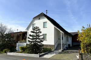 Geräumiges Einfamilienhaus mit Terrasse und Garage - ideal für die kleine Familie! – Altenkirchen (Westerwald) (Kreis) – Vorschaubild 2