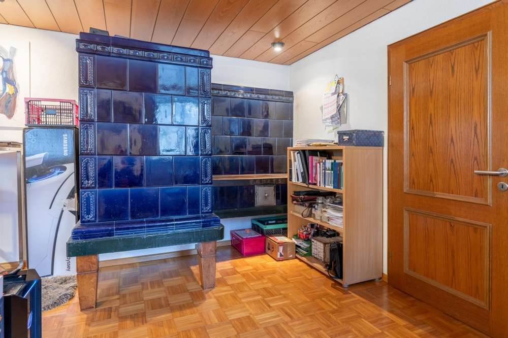 Immobilie in Hüfingen - Ehem. und teilsaniertes Bauernhaus im Dorfkern von Fürstenberg mit großem Ökonomieteil und Garagen - Bild 3