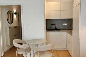 Kernsaniert & möbliert - bezugsfertig | Fully Renovated & Furnished Studio - move-In Ready. – Darmstädter Straße 5, 80997 Alt-Moosach, München – Vorschaubild 4