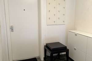 Möblierte helle  3-Zimmer Dachgeschosswohnung in Köln-Höhenhaus – Im Weidenbruch 93, 51061 Höhenhaus, Köln – Vorschaubild 1