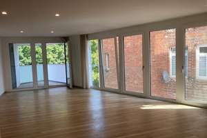 Großzügige und moderne 3-Zimmer-Wohnung mit EBK und 2 Balkonen