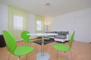 Helle 2 Zimmer Wohnung mit ruhigem Blick in den Innenhof – Zimmeräckerstraße 2, 71272 Renningen – Vorschaubild 3