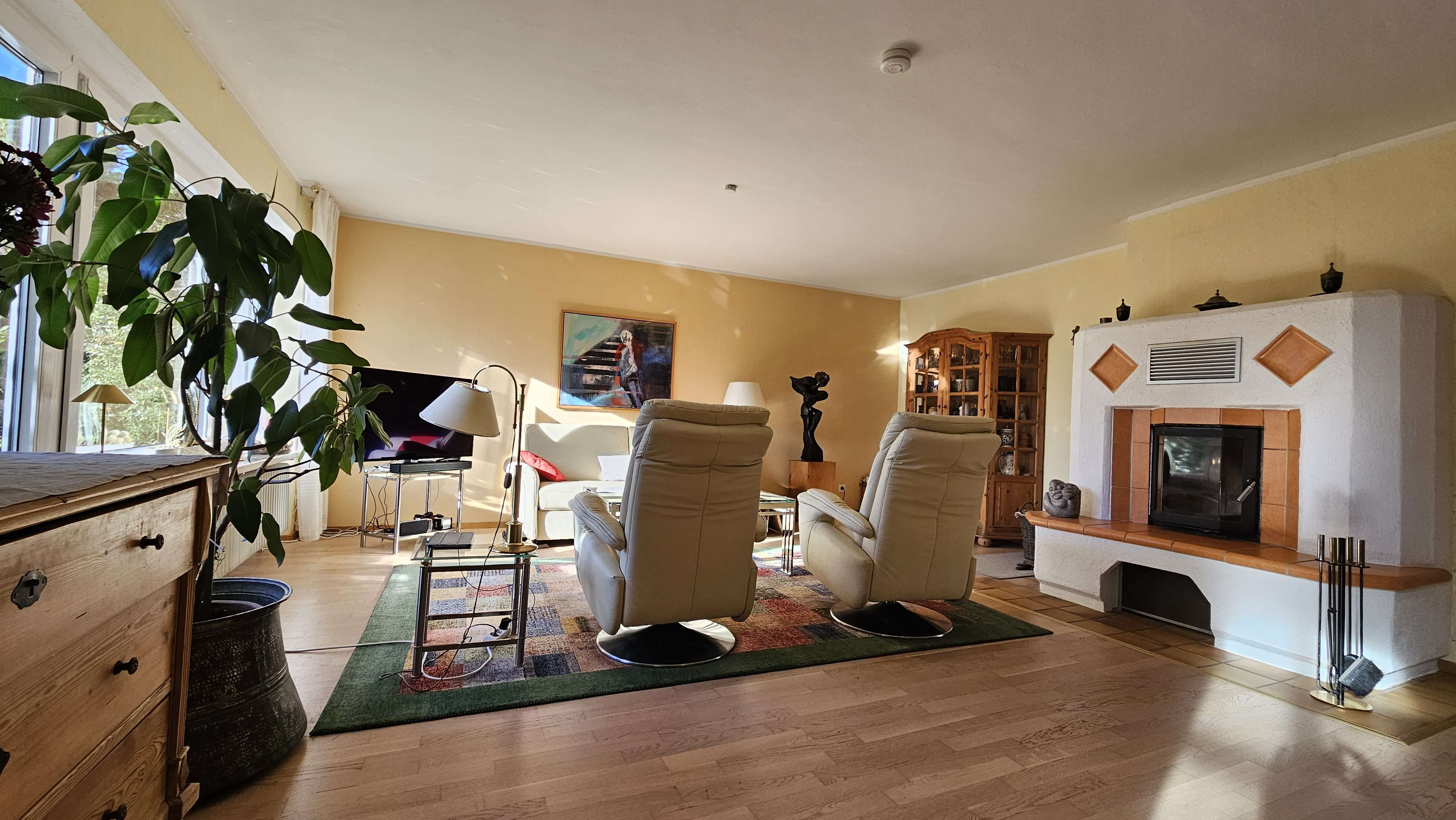 Immobilie in Grafrath - Generationen- oder Familienhaus - Energetisch gut gerüstet, neuewertige EBK, Kaminofen, Wärmepumpe.. - Bild 3