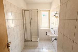 Großzügige 2,5 Zimmer Wohnung zum Selbstrenovieren – 47055 Wanheimerort, Duisburg – Vorschaubild 3