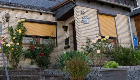 Bild von Reihenmittelhaus mit Anbau, großen Balkon, Terrasse, Garten und Garage in Salzgitter- Bad