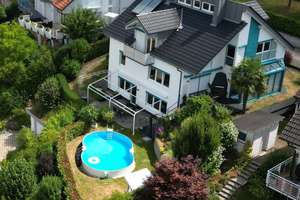 Sehr großes Architektenhaus mit Pool + Sauna. – Die vollständige Adresse der Immobilie erhältst du vom Anbieter., 79650 Schopfheim – Vorschaubild 1