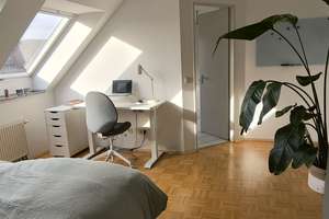 Helle Dachwohnung zur ZWISCHENMIETE 3-6 Monate – 40629 Ludenberg, Düsseldorf – Vorschaubild 1