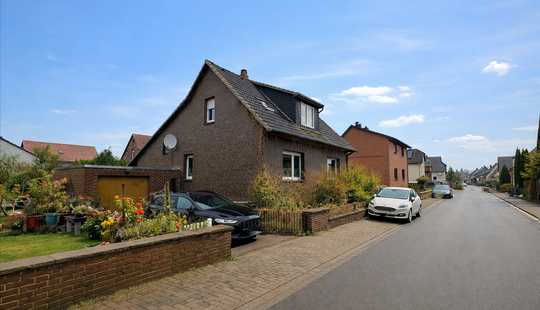 Bild von Altbaucharme neu entdecken - Ihr neues Wohnparadies mit Potenzial